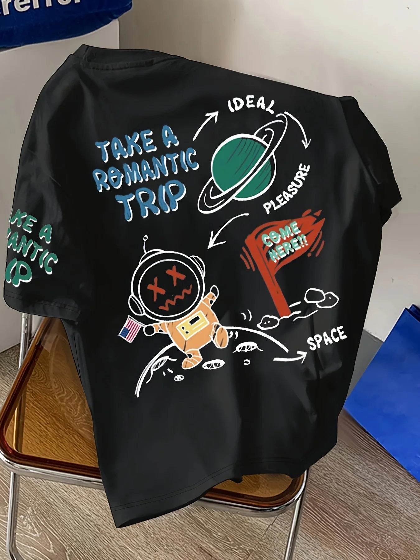 Men's astronaut cartoon printed T-shirt