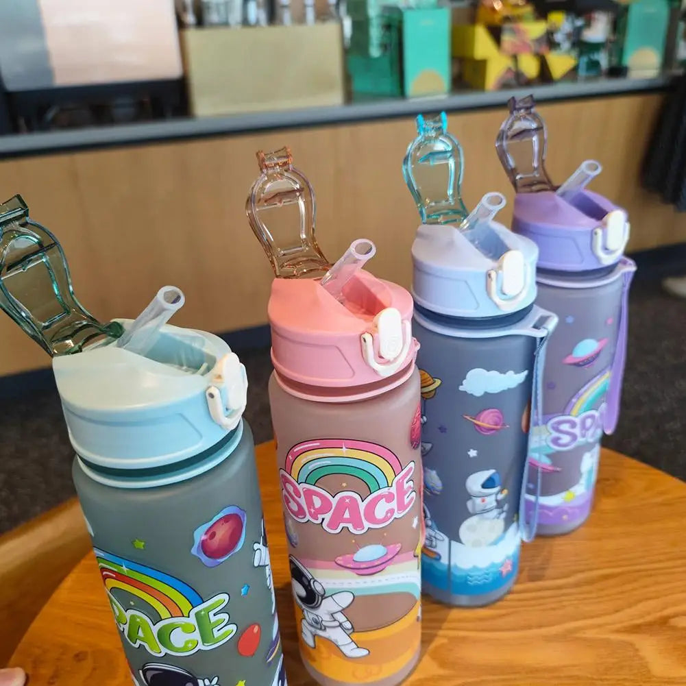 High Capacity Cartoon Astronaut Plastic Space Cup Leak Proof