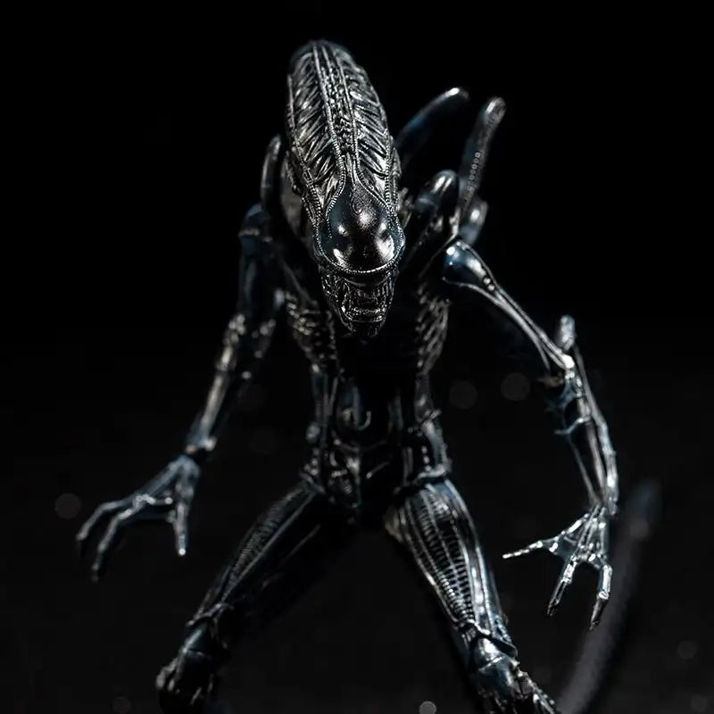 Movie PREDATOR ALIENS Crouching Alien Warrior Action Figure