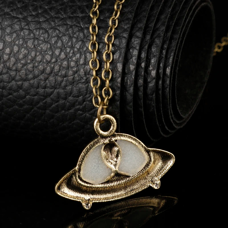Movie Alien Necklace Predator AVP Alien Queen Pendant