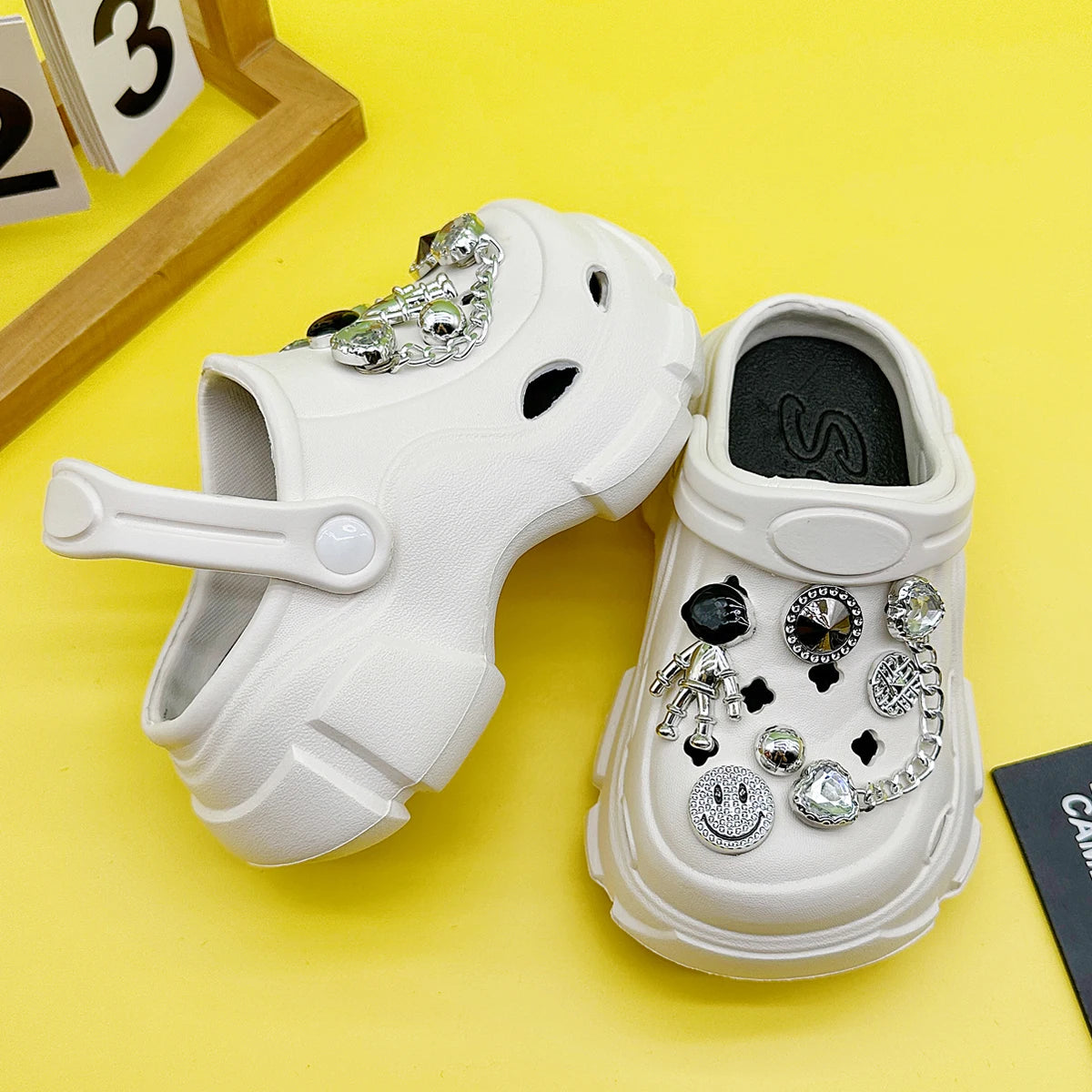 New Cartoon Little Alien Family Clogs for Boys and Girls