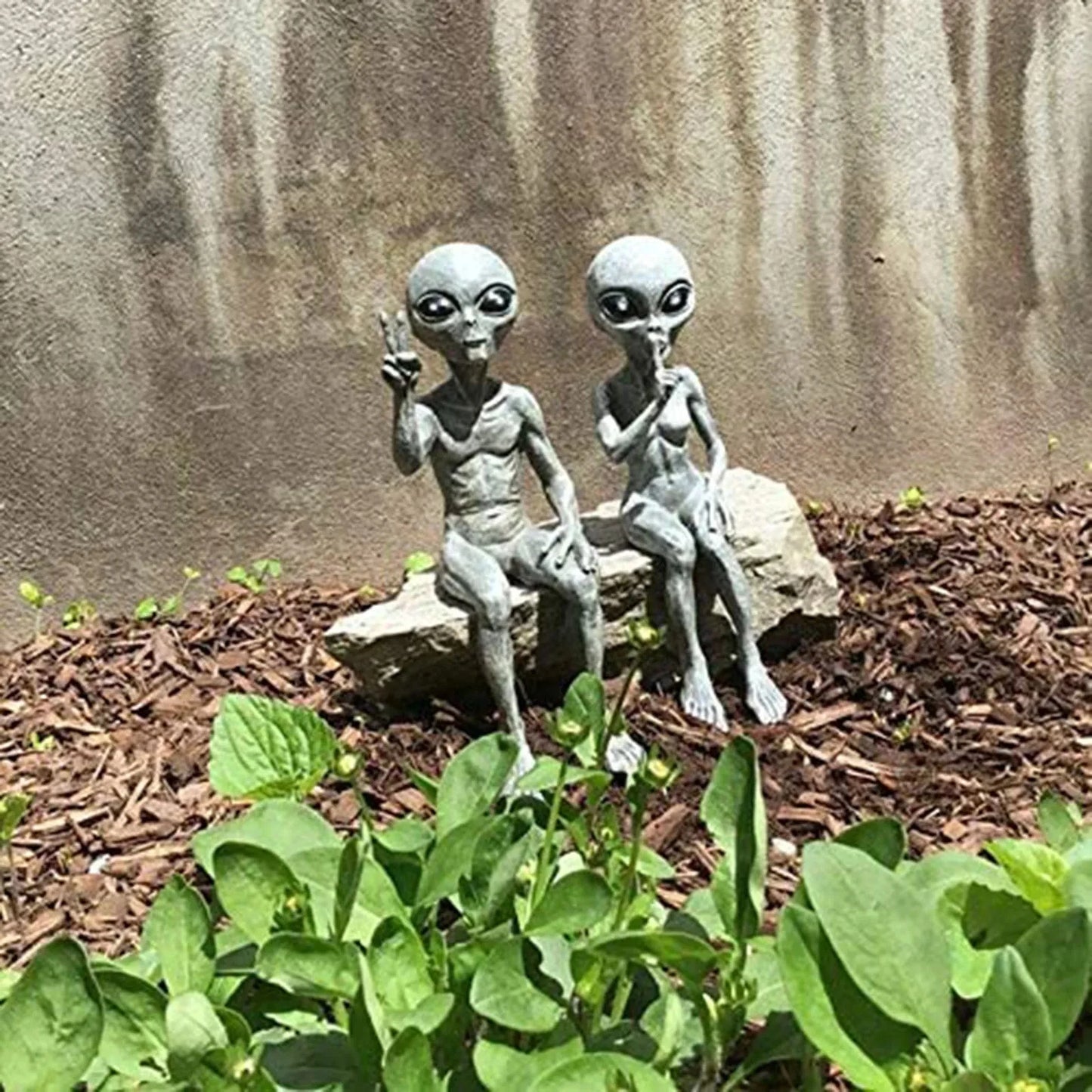 New Outer Space Alien Statue Martians Garden Figurine Set