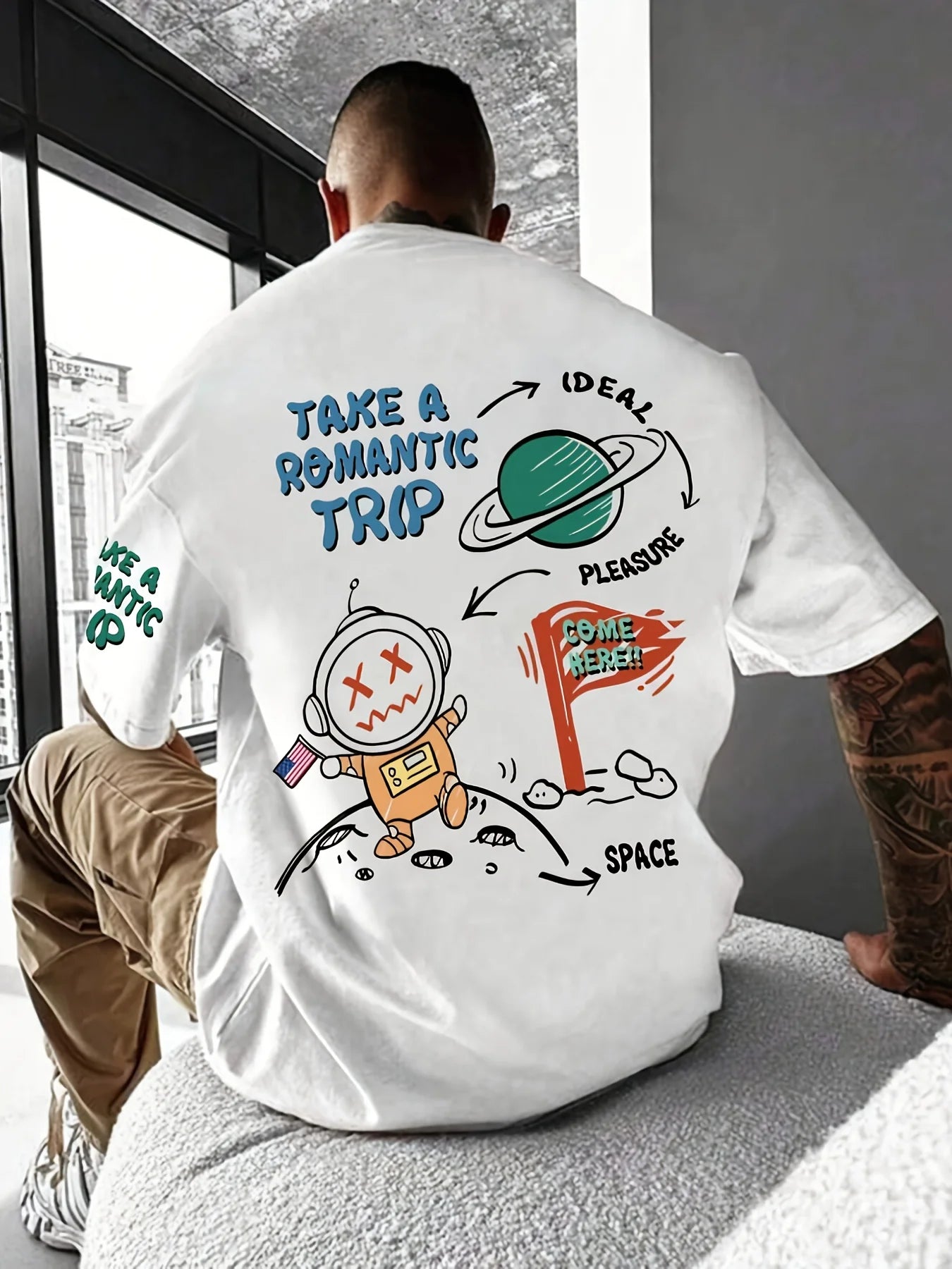 Men's astronaut cartoon printed T-shirt