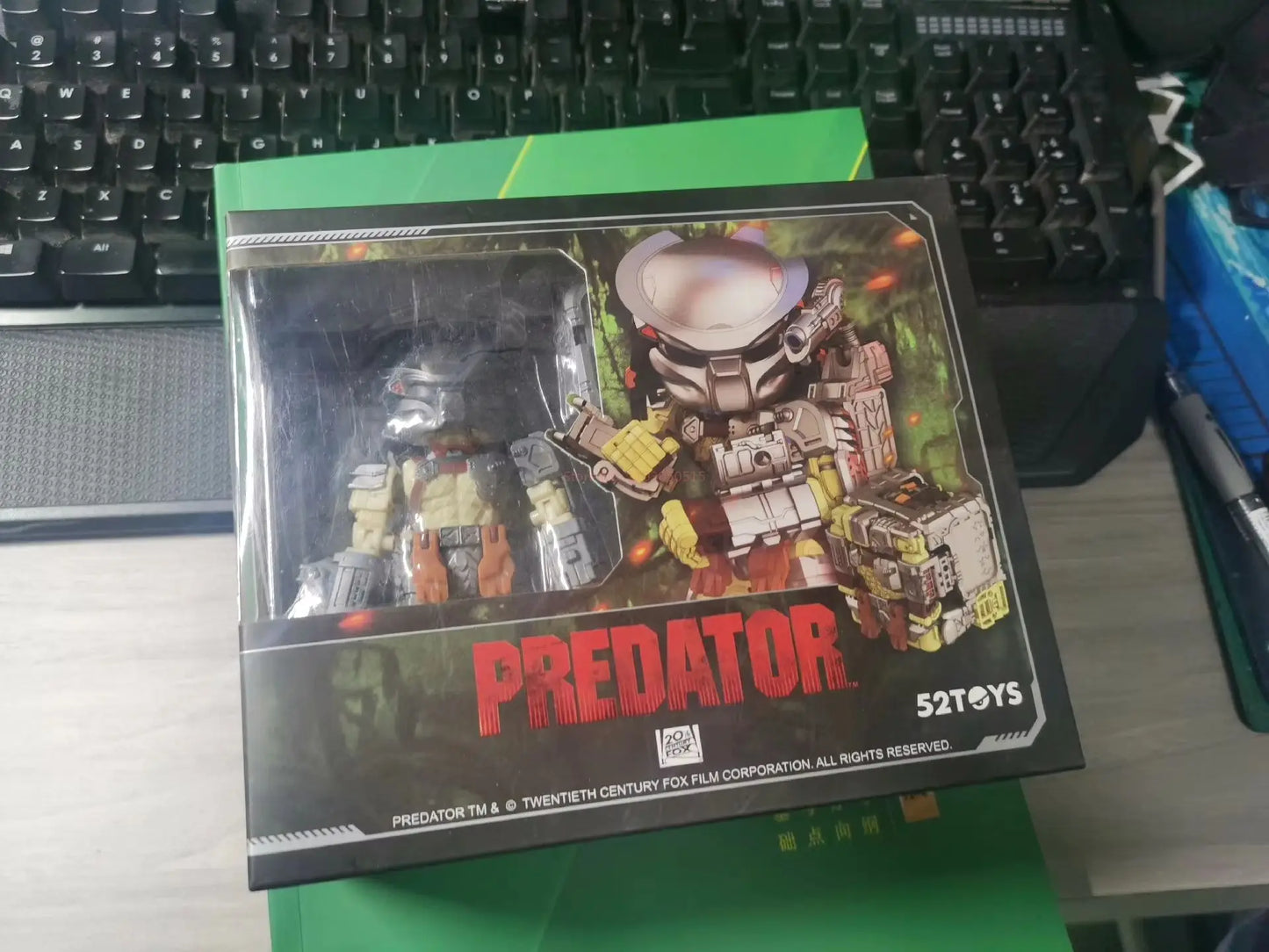 BeastBox Deformation Robots Transformation AVP Aliens vs Predator Toy