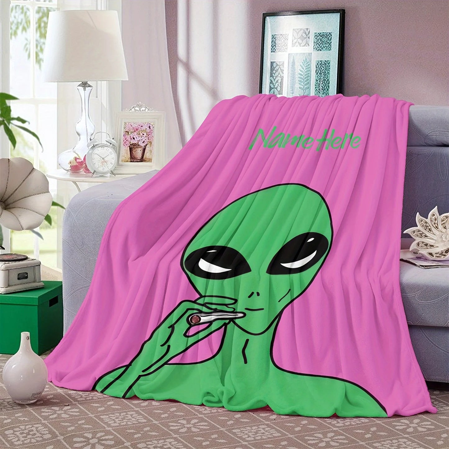 Customizable alien pattern flannel blanket