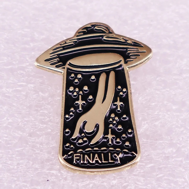 Creative Alien UFO Enamel Brooch Cartoon Pin