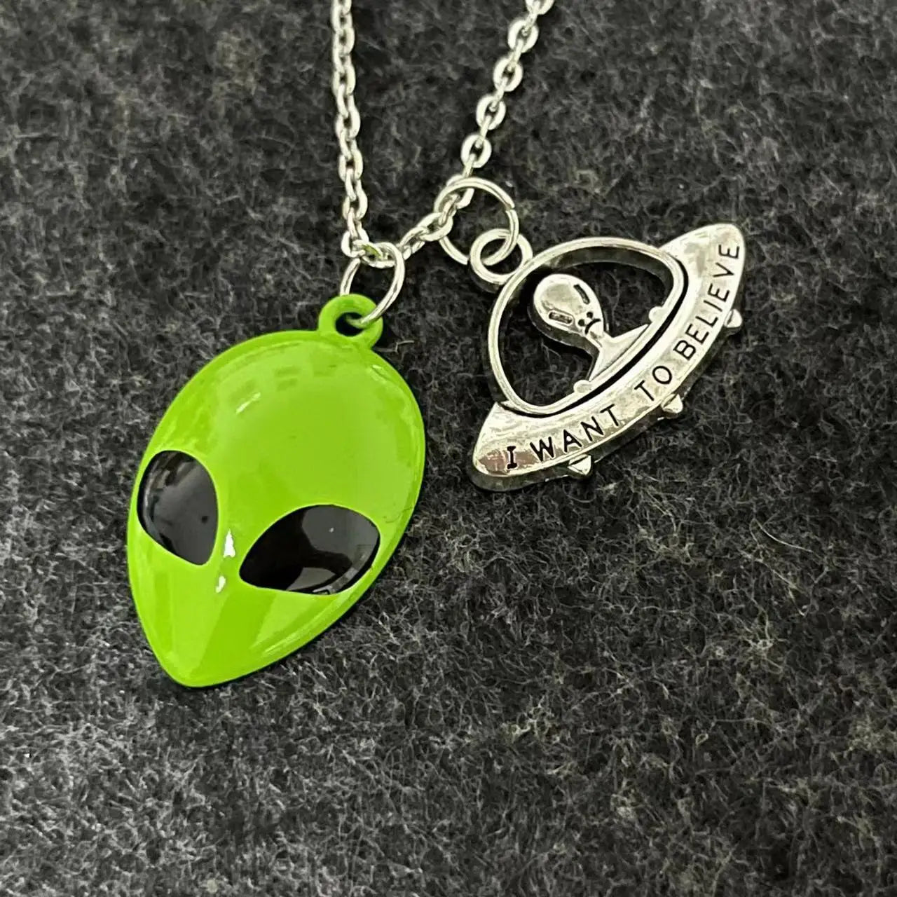 1 Piece UFO Planet Alien Rocket Keychain
