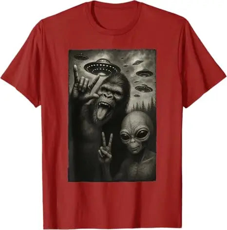 Funny Selfie Bigfoot Alien Sasquatch Rock on Hand Sign UFO T-Shirt